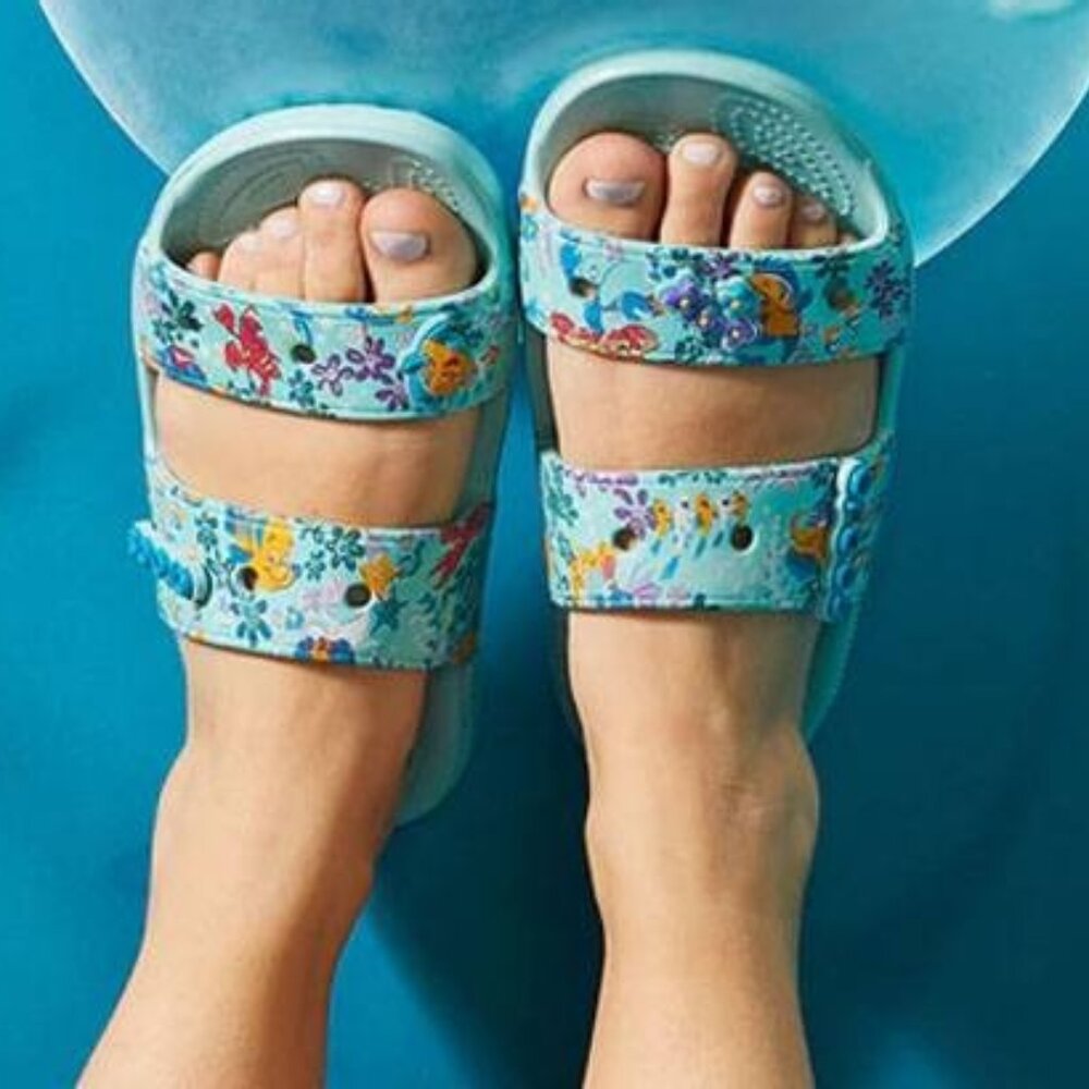 Vera Bradley x Little Mermaid Crocs Sandals M4/W6 Women 6 + JIBBITZ NWT